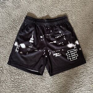 Above the knee shorts , Medium , Worn once